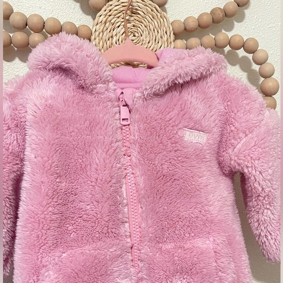 Levi’s Pink Baby Sherpa Bear Coveralls Jumpsuit - Picture 5 of 5